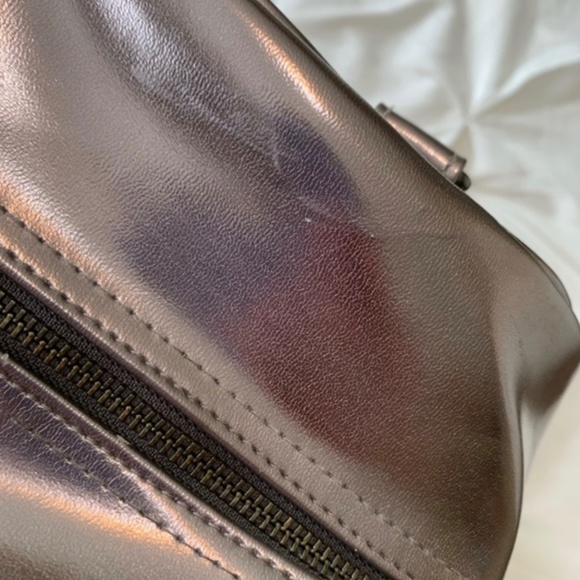 Metallic Aritzia TNA vintage bag - Picture 10 of 14